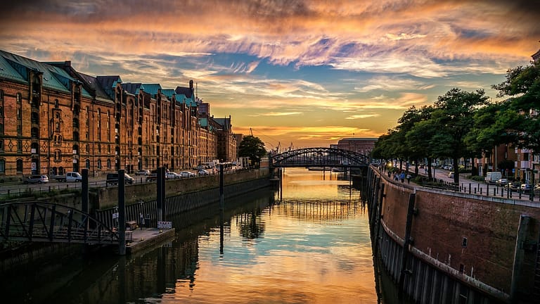 hamburg, speicherstadt, channel